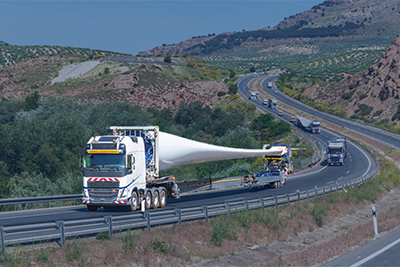 Ein Spezialtransport, dessen Transport auf die Fracht angepasst wurde